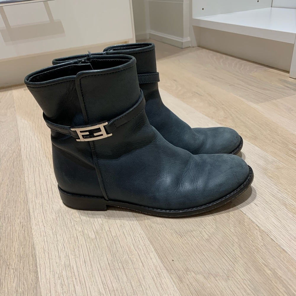 Girls navy Fendi boots - size 31 (equivalent (US) 13)